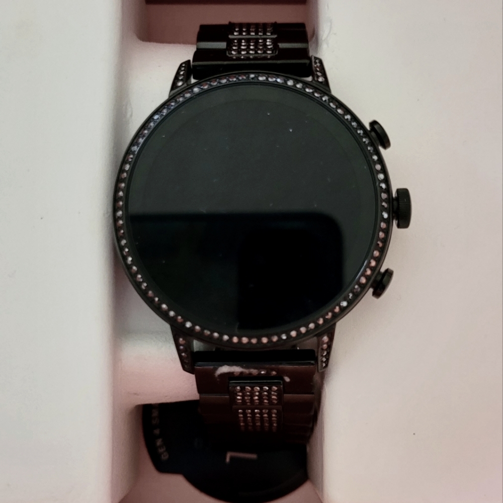 🆕 NWT Fossil smart watch